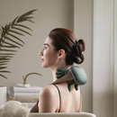 Masajeador de Cuello con Manos Simuladas | Amasado Profundo | Recargable | Verde