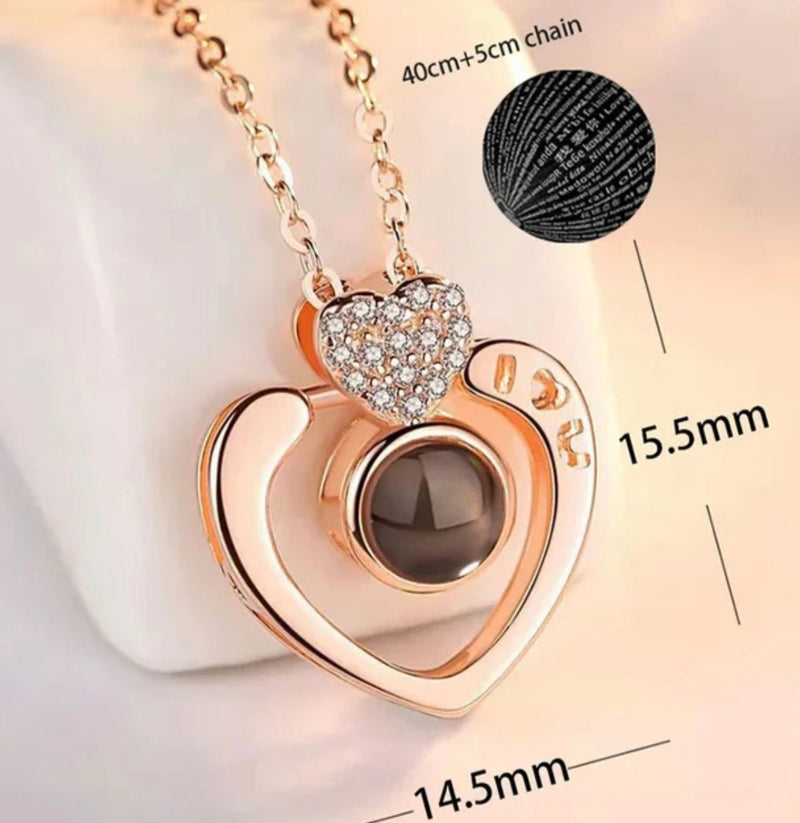 Collar "Te Amo" en 100 Idiomas: Un universo de amor en tus manos