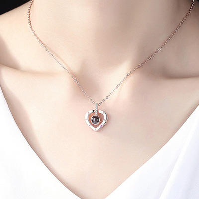Collar "Te Amo" en 100 Idiomas: Un universo de amor en tus manos